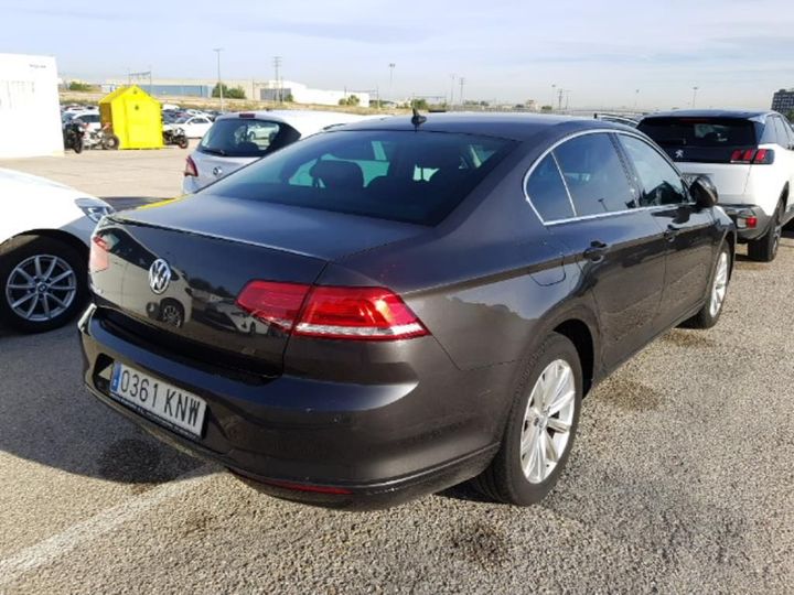 Photo 11 VIN: WVWZZZ3CZJE248333 - VOLKSWAGEN PASSAT 