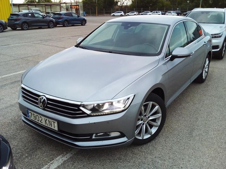 Photo 1 VIN: WVWZZZ3CZJE248997 - VOLKSWAGEN PASSAT 