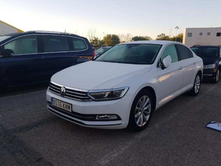 Photo 1 VIN: WVWZZZ3CZJE249409 - VOLKSWAGEN PASSAT 