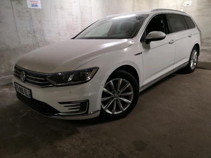 Photo 1 VIN: WVWZZZ3CZJE252765 - VOLKSWAGEN PASSAT 