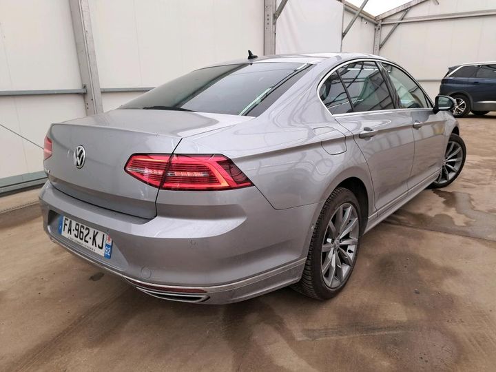 Photo 1 VIN: WVWZZZ3CZJE253039 - VOLKSWAGEN PASSAT 