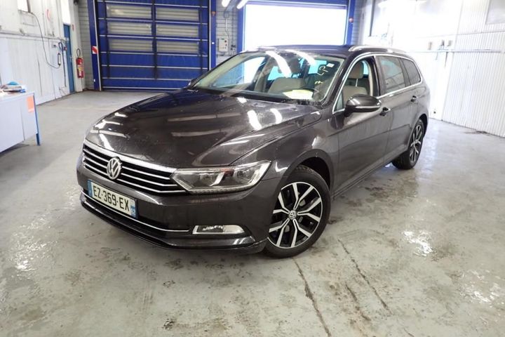 Photo 1 VIN: WVWZZZ3CZJE254451 - VOLKSWAGEN PASSAT 