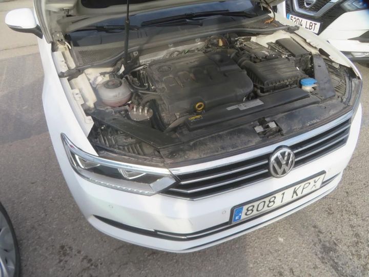 Photo 20 VIN: WVWZZZ3CZJE260979 - VOLKSWAGEN PASSAT 