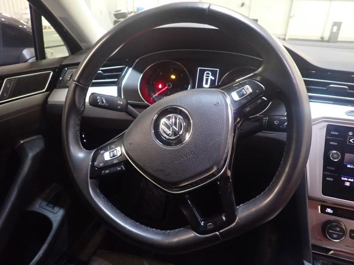 Photo 8 VIN: WVWZZZ3CZJP002826 - VOLKSWAGEN PASSAT 