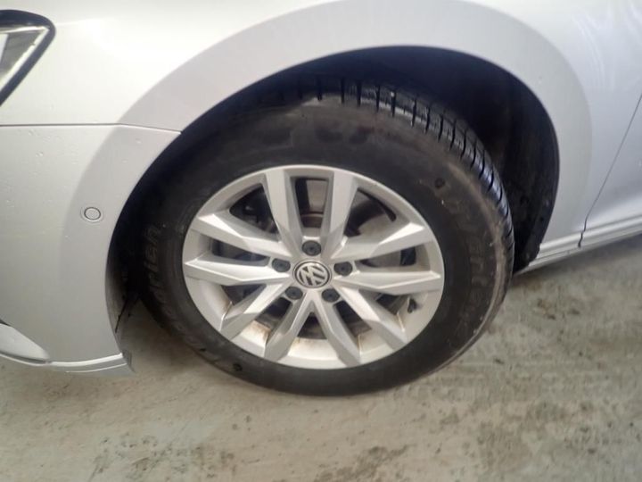 Photo 12 VIN: WVWZZZ3CZJP011589 - VOLKSWAGEN PASSAT 