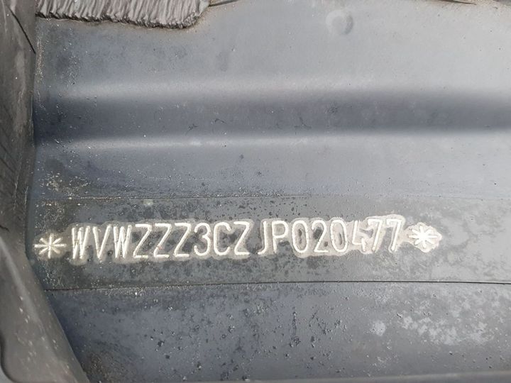 Photo 11 VIN: WVWZZZ3CZJP020477 - VOLKSWAGEN PASSAT 