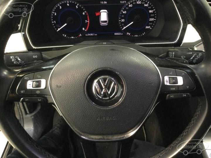 Photo 5 VIN: WVWZZZ3CZKE026989 - VOLKSWAGEN PASSAT 