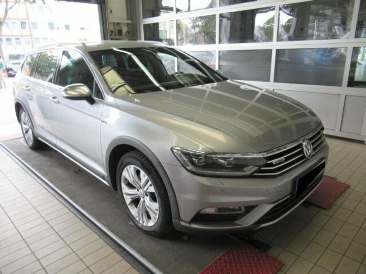 Photo 1 VIN: WVWZZZ3CZKE045857 - VOLKSWAGEN PASSAT 