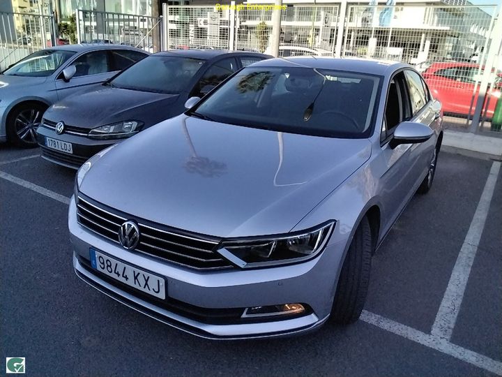 Photo 1 VIN: WVWZZZ3CZKE057023 - VOLKSWAGEN PASSAT 