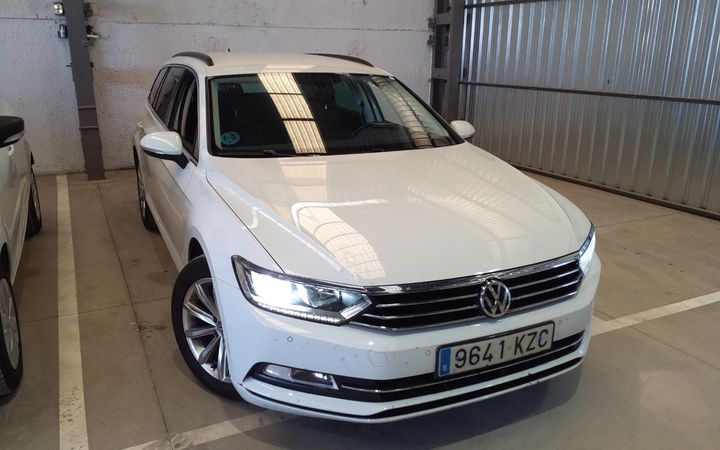 Photo 10 VIN: WVWZZZ3CZKE201890 - VOLKSWAGEN PASSAT 