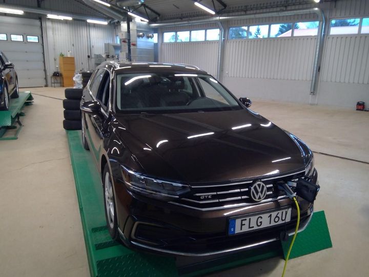 Photo 1 VIN: WVWZZZ3CZLE121028 - VOLKSWAGEN PASSAT 