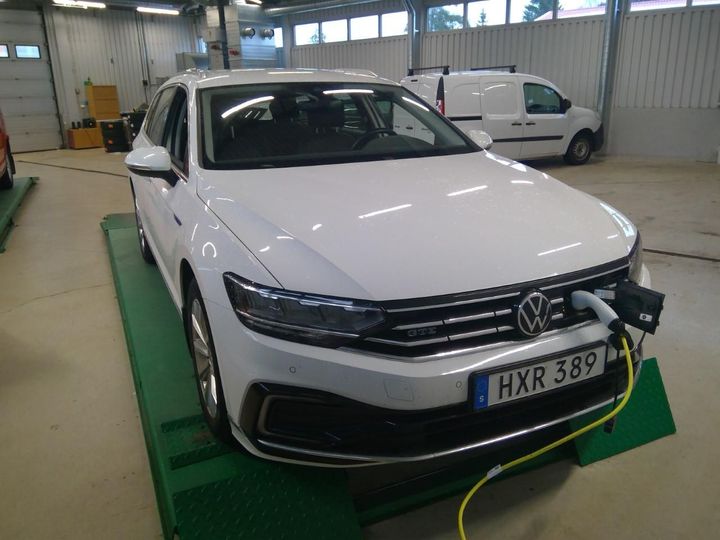 Photo 1 VIN: WVWZZZ3CZME131819 - VOLKSWAGEN PASSAT 