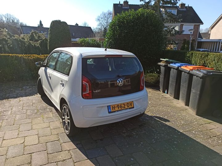 Photo 2 VIN: WVWZZZAAZED046723 - VOLKSWAGEN UP! 