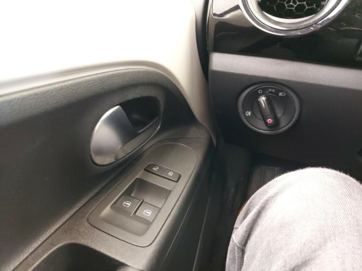 Photo 13 VIN: WVWZZZAAZGD064437 - VOLKSWAGEN UP! 