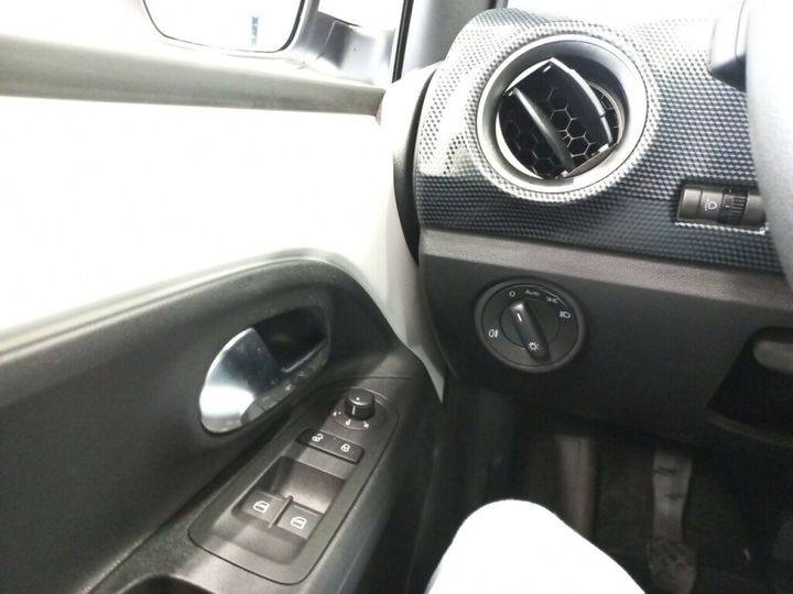 Photo 15 VIN: WVWZZZAAZHD075577 - VOLKSWAGEN UP! 