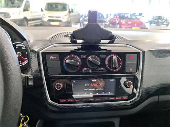 Photo 12 VIN: WVWZZZAAZJD138770 - VOLKSWAGEN UP! 