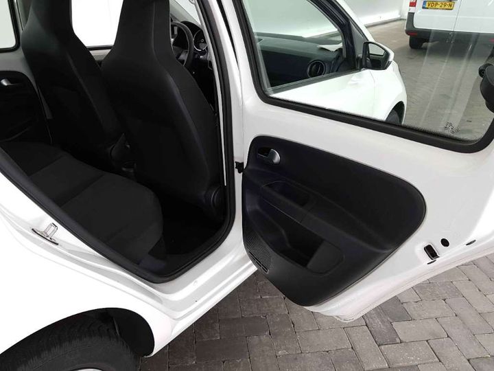 Photo 18 VIN: WVWZZZAAZJD141816 - VOLKSWAGEN UP! 