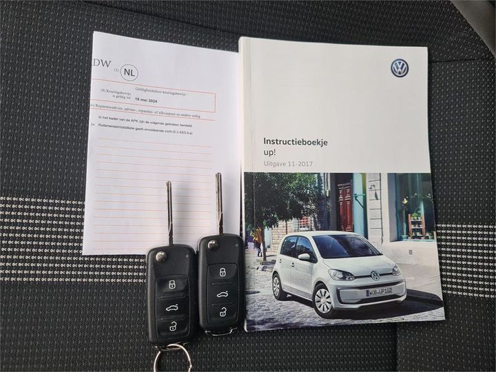 Photo 13 VIN: WVWZZZAAZJD145731 - VOLKSWAGEN UP! 