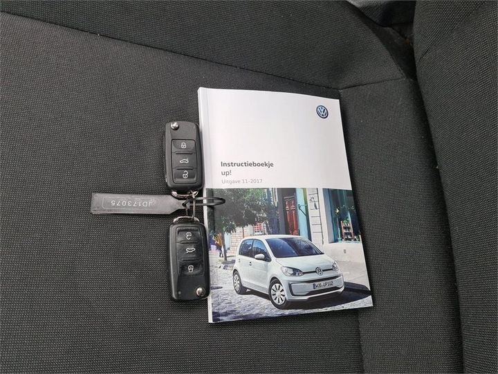 Photo 12 VIN: WVWZZZAAZJD173075 - VOLKSWAGEN UP! 