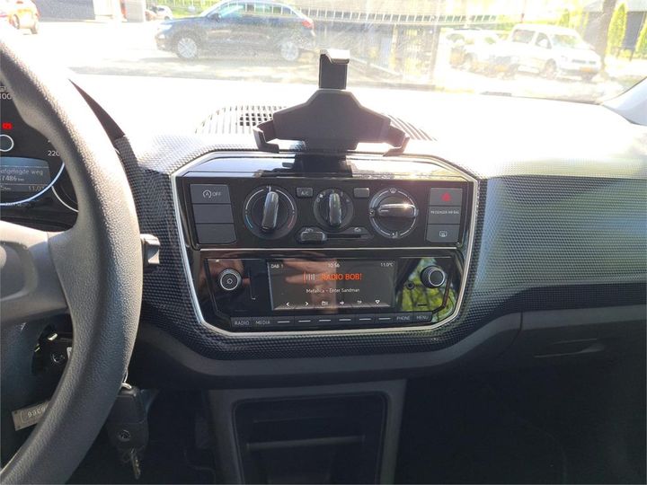 Photo 11 VIN: WVWZZZAAZJD186366 - VOLKSWAGEN UP! 