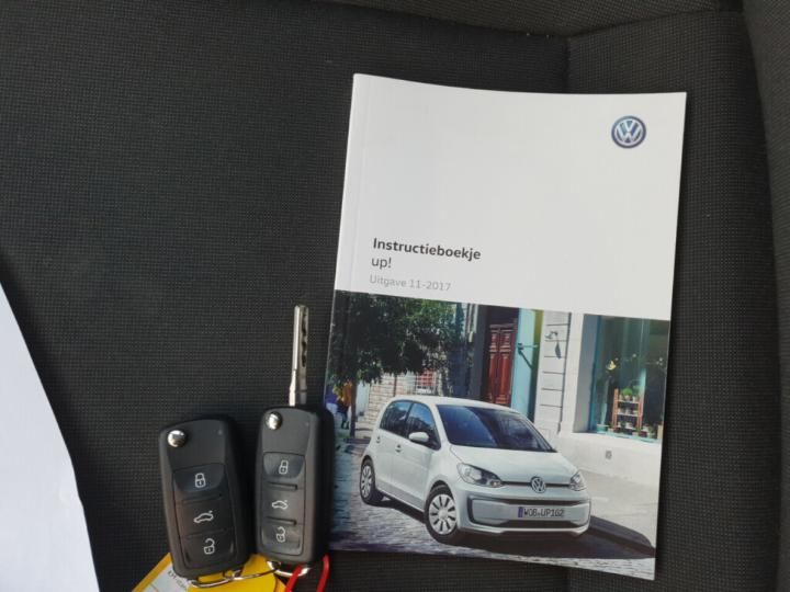 Photo 14 VIN: WVWZZZAAZJD207005 - VOLKSWAGEN UP! 