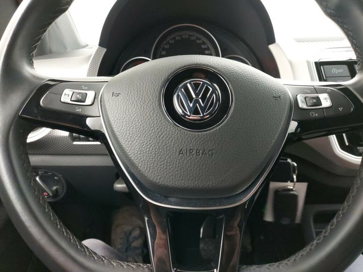 Photo 10 VIN: WVWZZZAAZJD208106 - VOLKSWAGEN UP! 