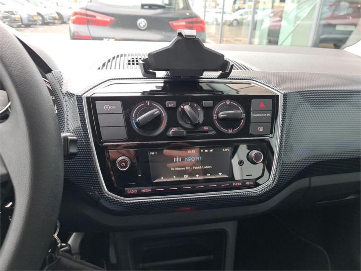 Photo 11 VIN: WVWZZZAAZKD117335 - VOLKSWAGEN UP! 