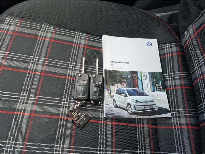 Photo 13 VIN: WVWZZZAAZKD121829 - VOLKSWAGEN UP! 