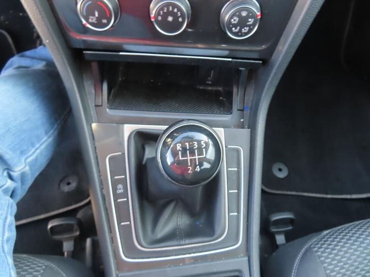 Photo 23 VIN: WVWZZZAUZJW144882 - VOLKSWAGEN GOLF 