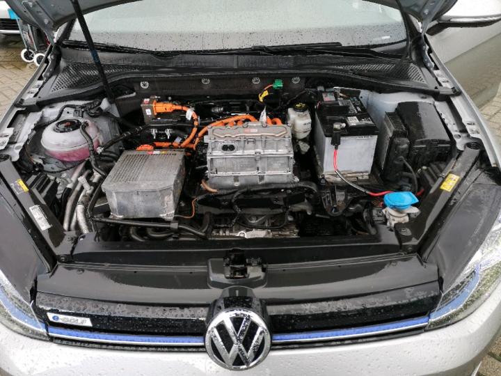 Photo 28 VIN: WVWZZZAUZJW903292 - VOLKSWAGEN GOLF 