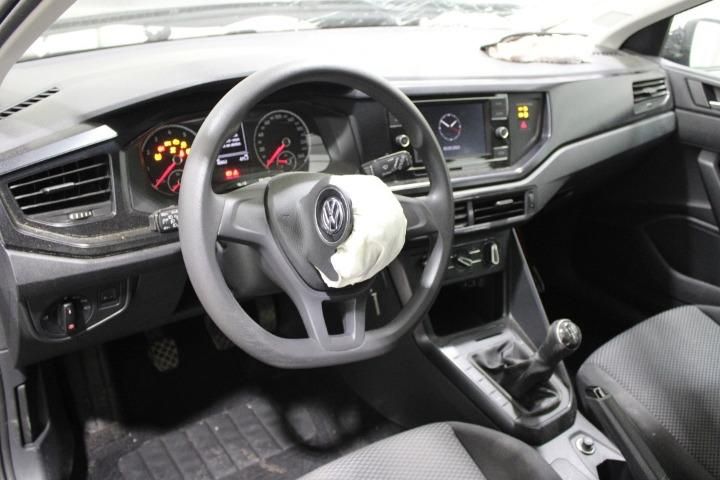 Photo 8 VIN: WVWZZZAWZJY125927 - VOLKSWAGEN POLO 