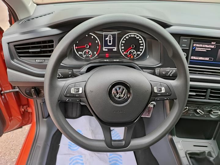 Photo 12 VIN: WVWZZZAWZKY081843 - VOLKSWAGEN POLO 