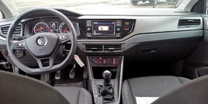 Photo 24 VIN: WVWZZZAWZKY138560 - VOLKSWAGEN POLO 