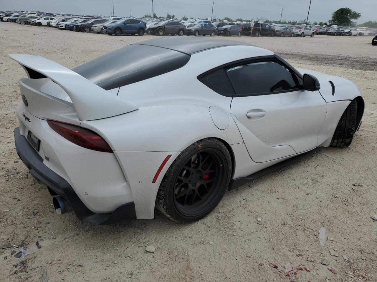 Photo 2 VIN: WZ1DB0C05NW052060 - TOYOTA SUPRA 