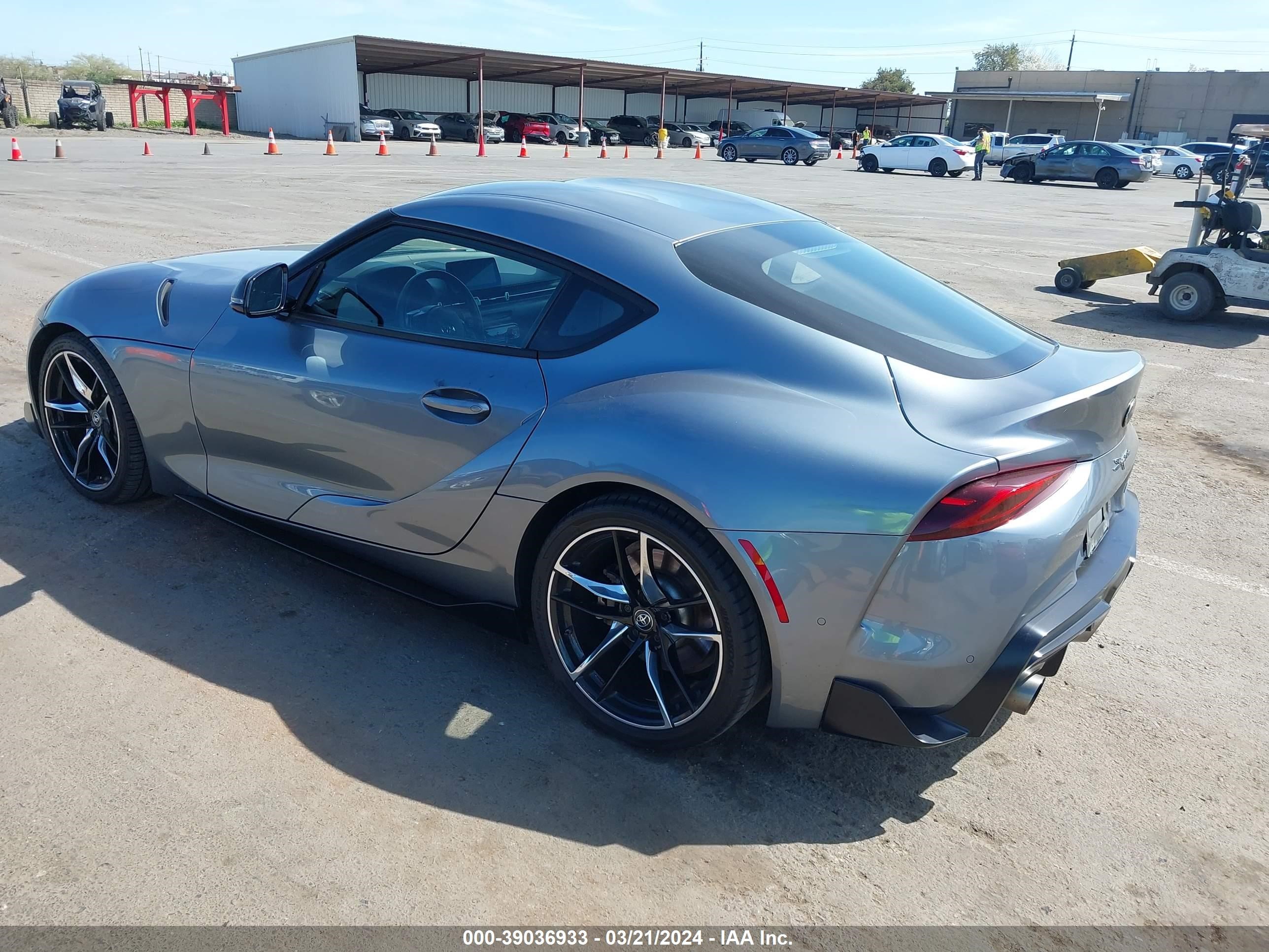 Photo 2 VIN: WZ1DB4C01LW025667 - TOYOTA SUPRA 