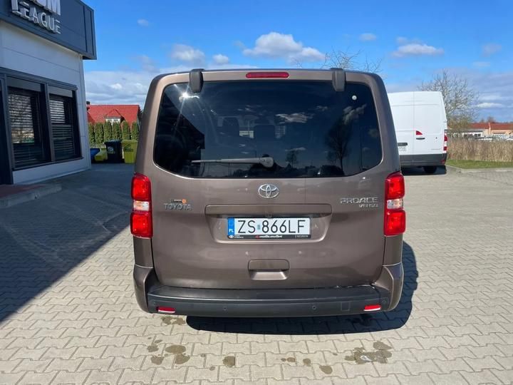 Photo 2 VIN: YARVEEHZ8GZ137753 - TOYOTA PROACE VERSO 