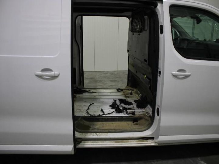 Photo 16 VIN: YARVFAHKHGZ137407 - TOYOTA PROACE PANEL VAN 