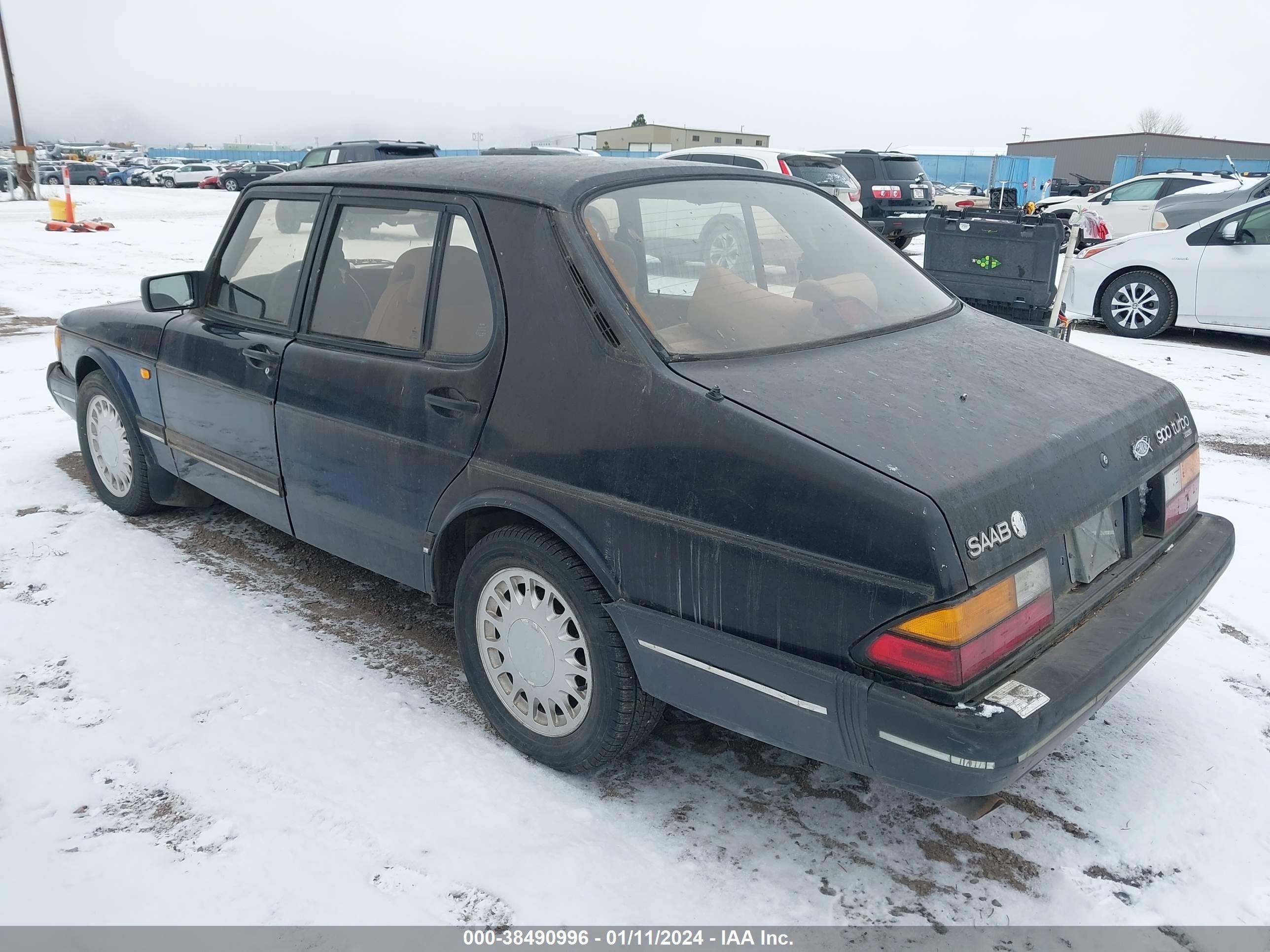 Photo 2 VIN: YS3AT46L1K7000242 - SAAB 900 