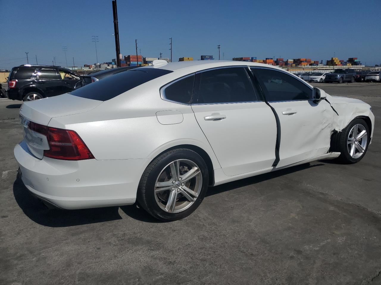 Photo 2 VIN: YV1102AKXH1009627 - VOLVO S90 