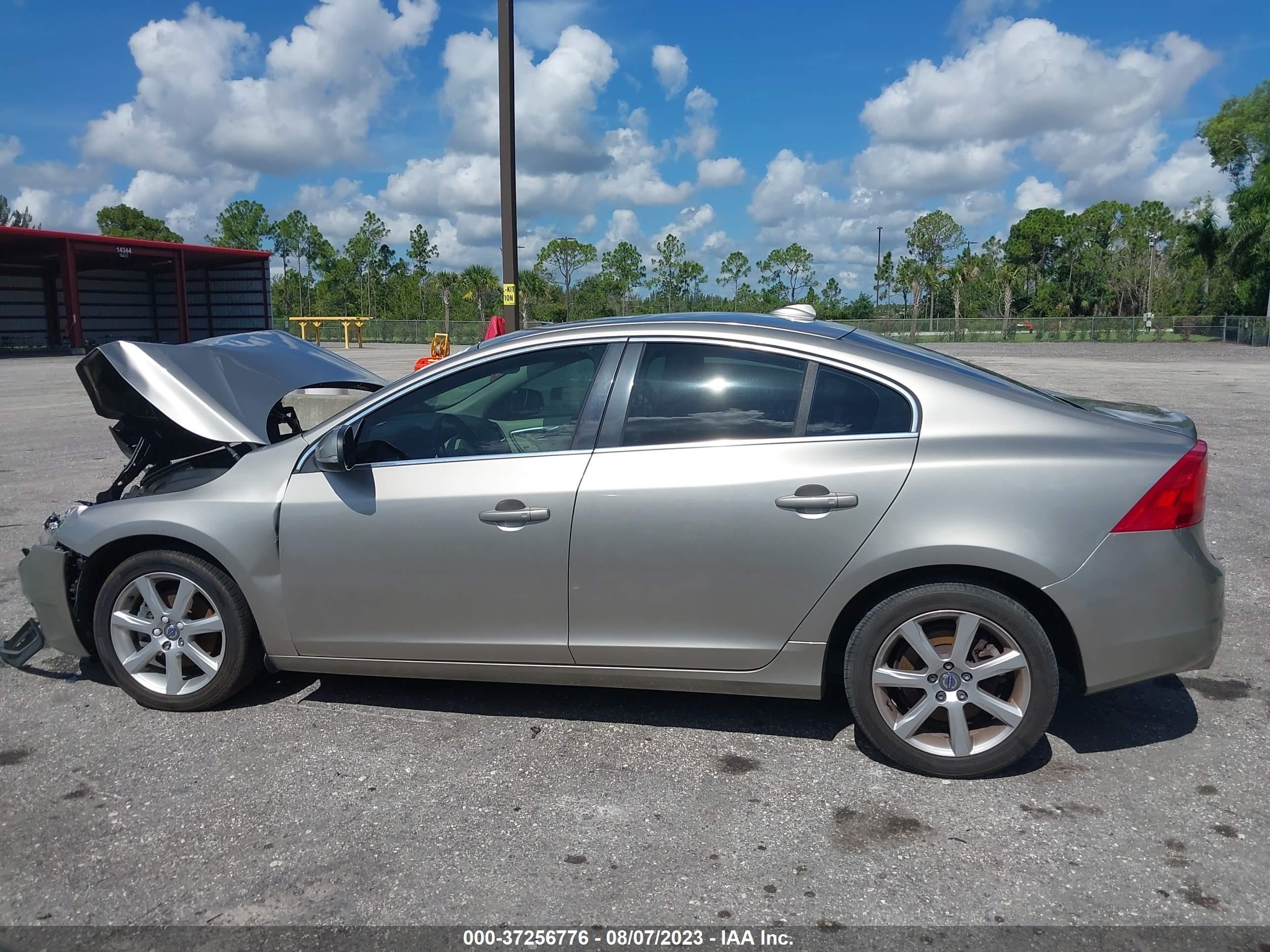 Photo 14 VIN: YV126MFK9G2390578 - VOLVO S60 