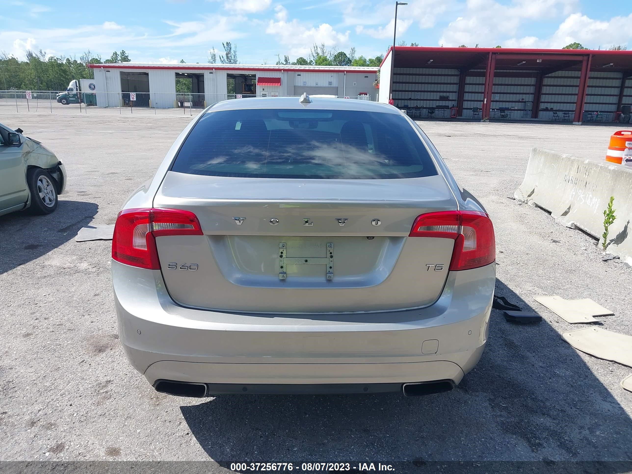 Photo 16 VIN: YV126MFK9G2390578 - VOLVO S60 