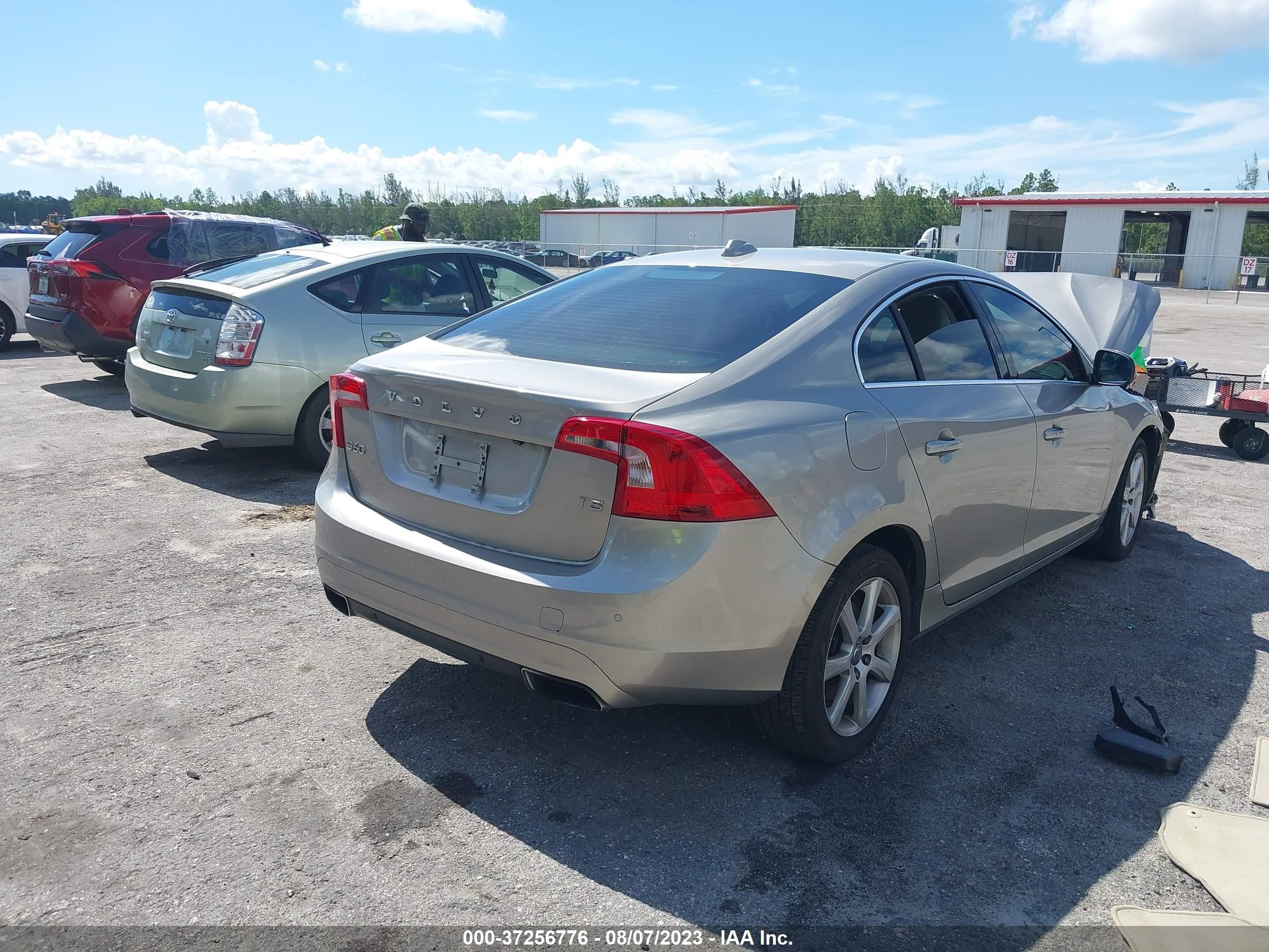 Photo 3 VIN: YV126MFK9G2390578 - VOLVO S60 