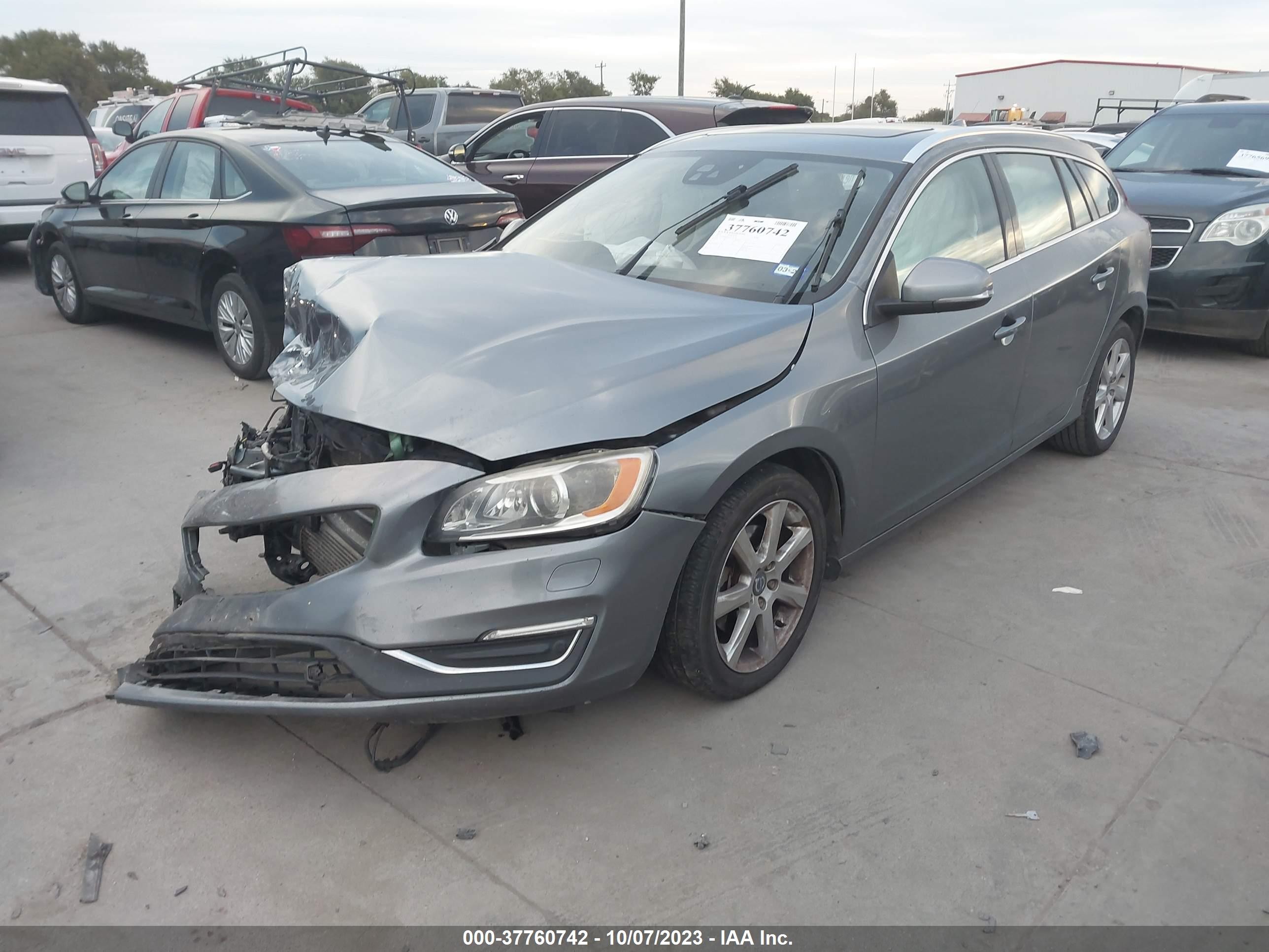 Photo 1 VIN: YV140MEM7H1335129 - VOLVO V60 