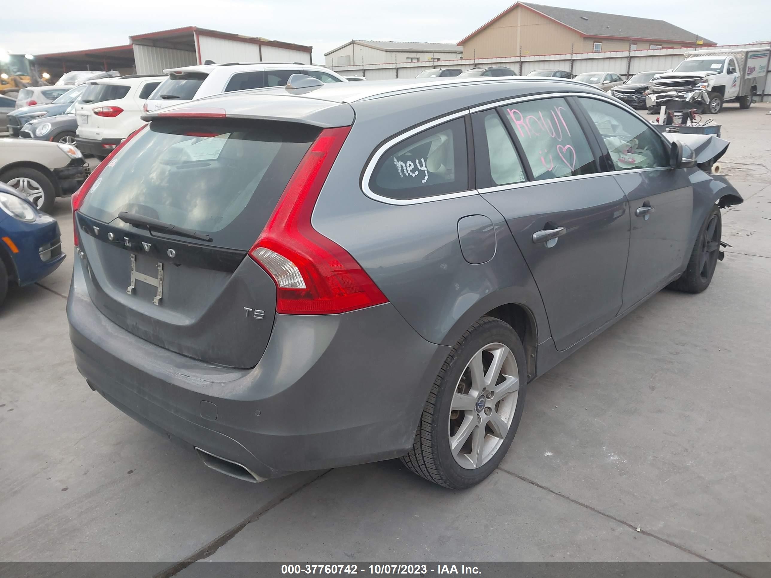 Photo 3 VIN: YV140MEM7H1335129 - VOLVO V60 