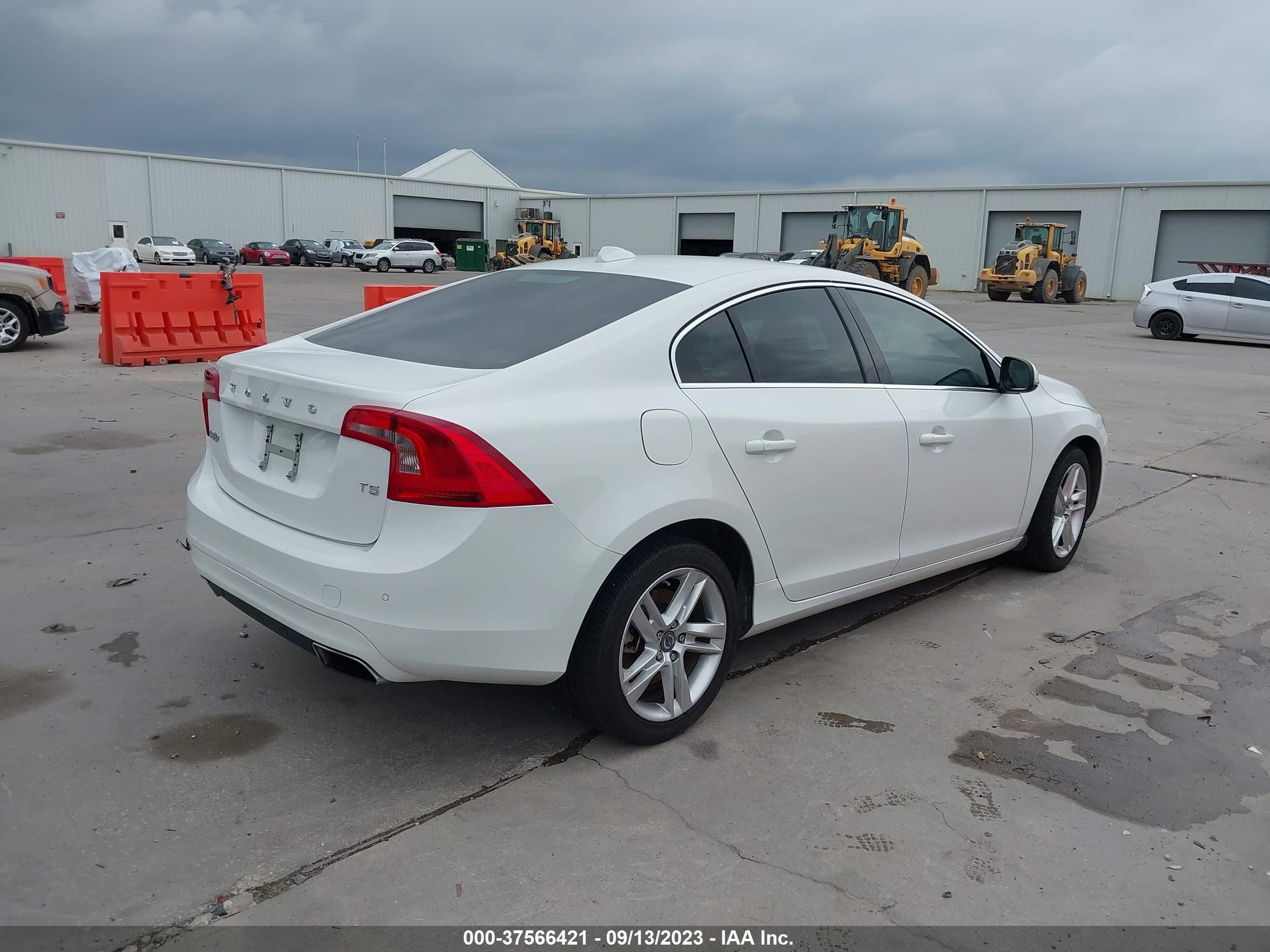 Photo 3 VIN: YV140MFK2F1344489 - VOLVO S60 