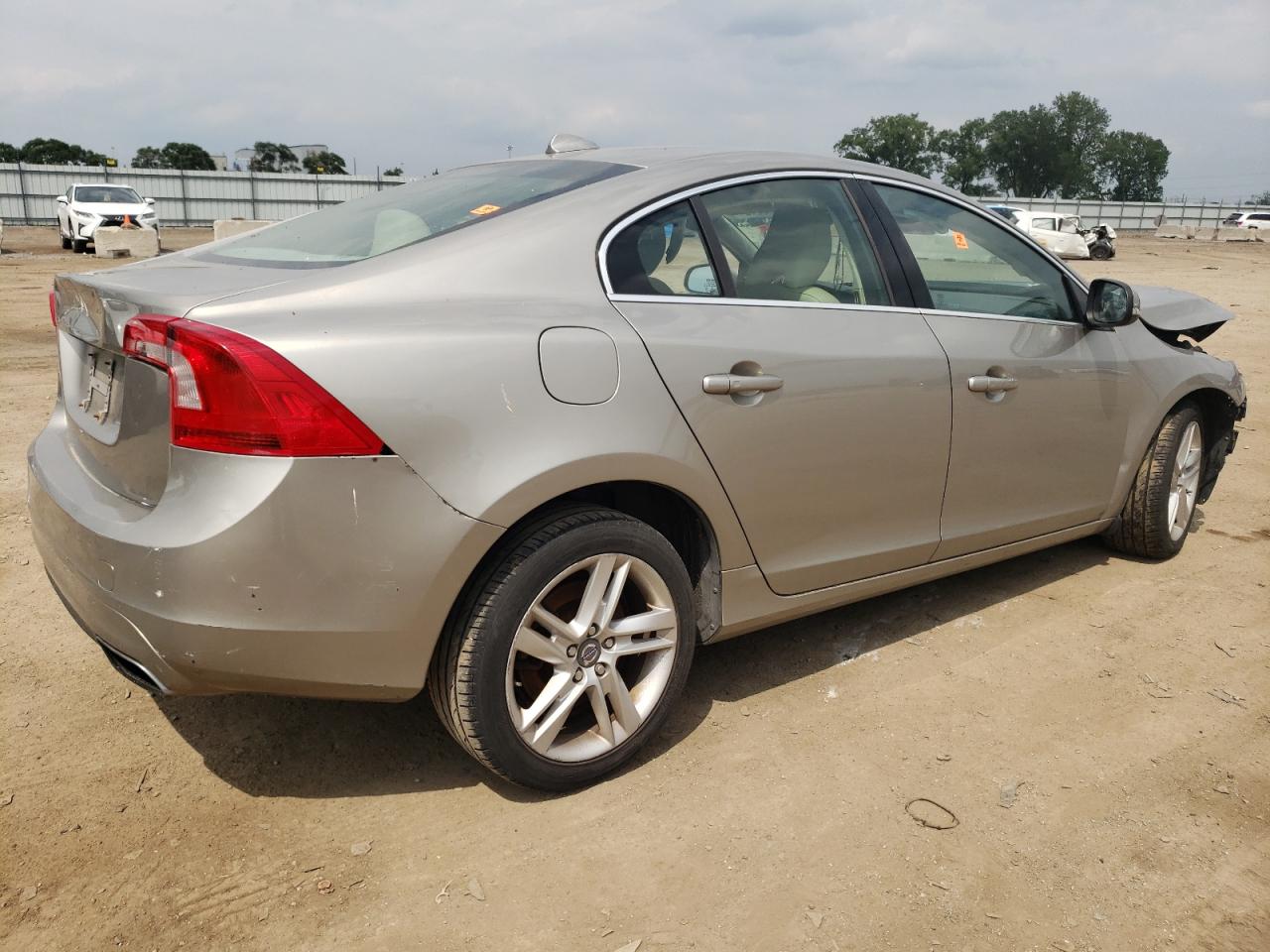 Photo 2 VIN: YV140MFKXF1337760 - VOLVO S60 