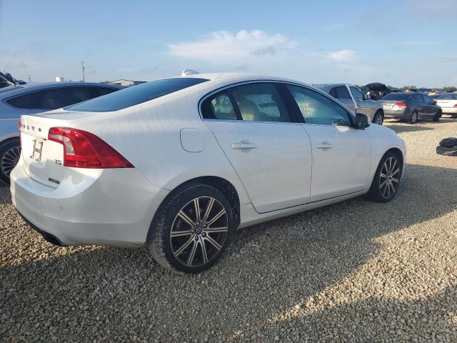 Photo 2 VIN: YV140MFM3F1352330 - VOLVO S60 PLATIN 