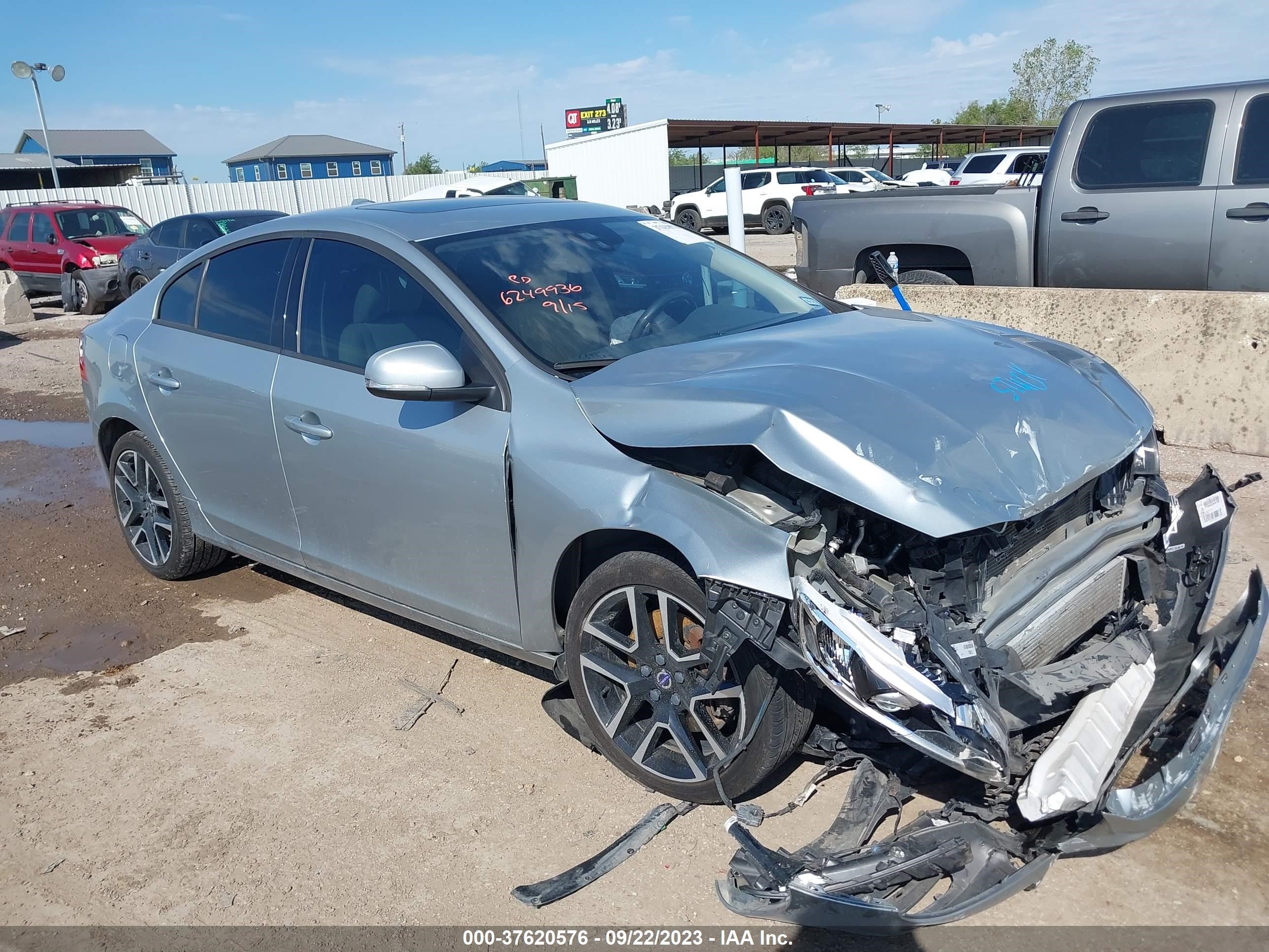 Photo 0 VIN: YV140MTL5J2457756 - VOLVO S60 