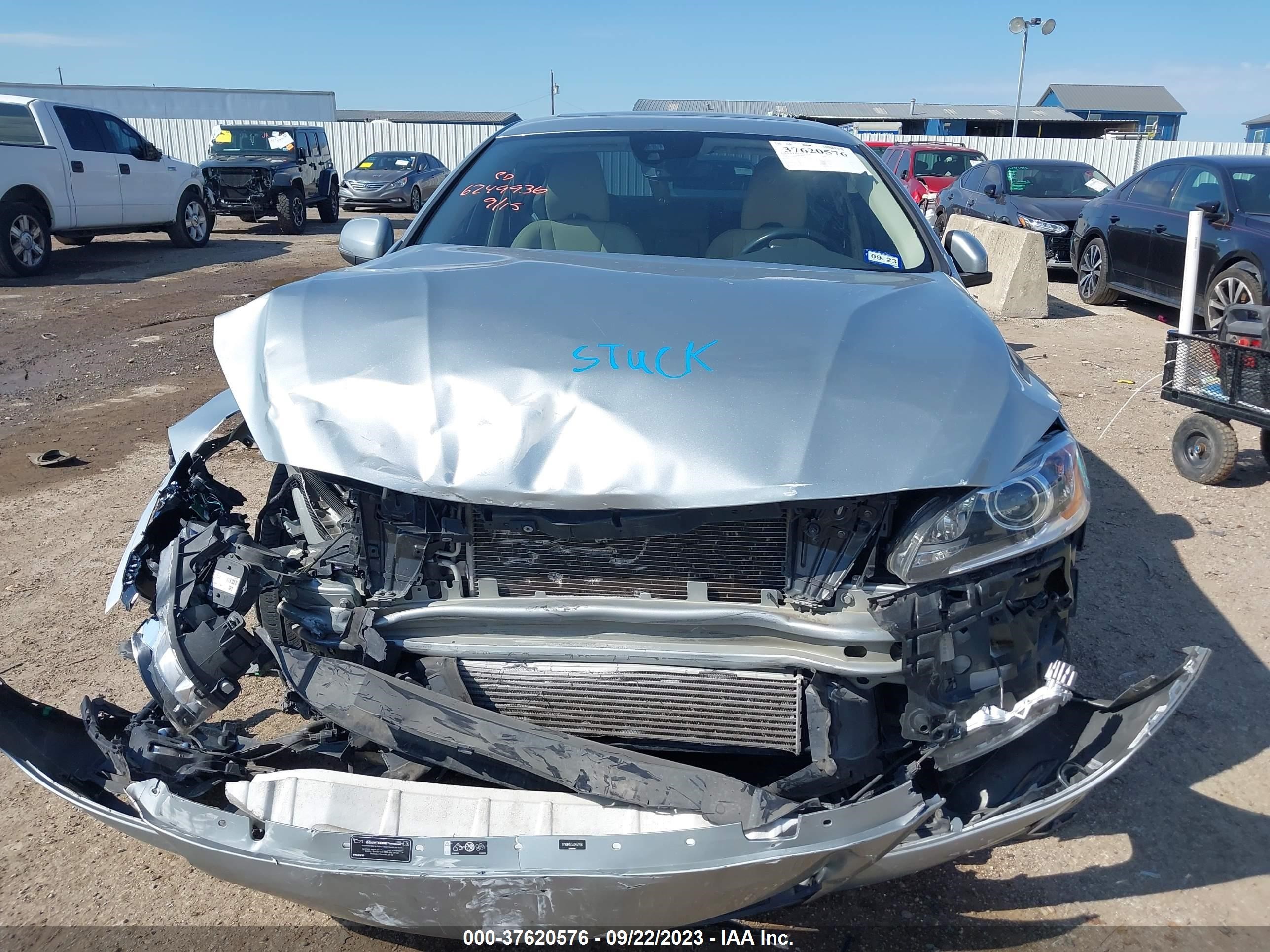 Photo 10 VIN: YV140MTL5J2457756 - VOLVO S60 