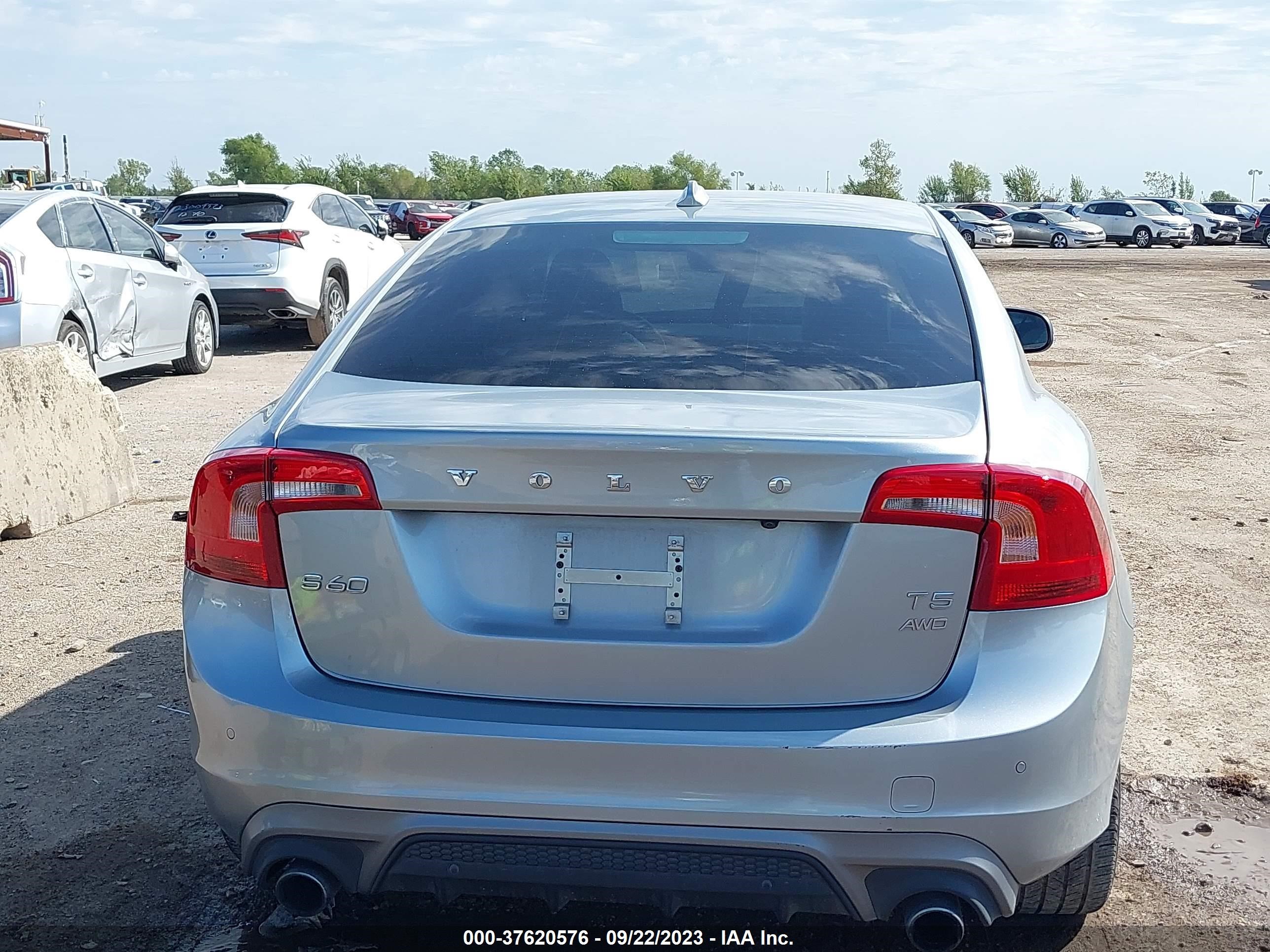 Photo 14 VIN: YV140MTL5J2457756 - VOLVO S60 